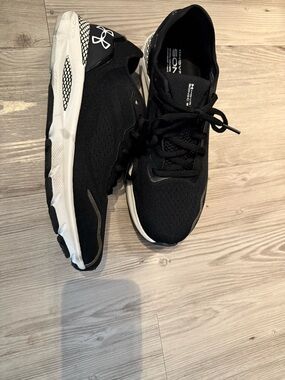 Under Armour Men’s Black and White Athletic Running Shoes